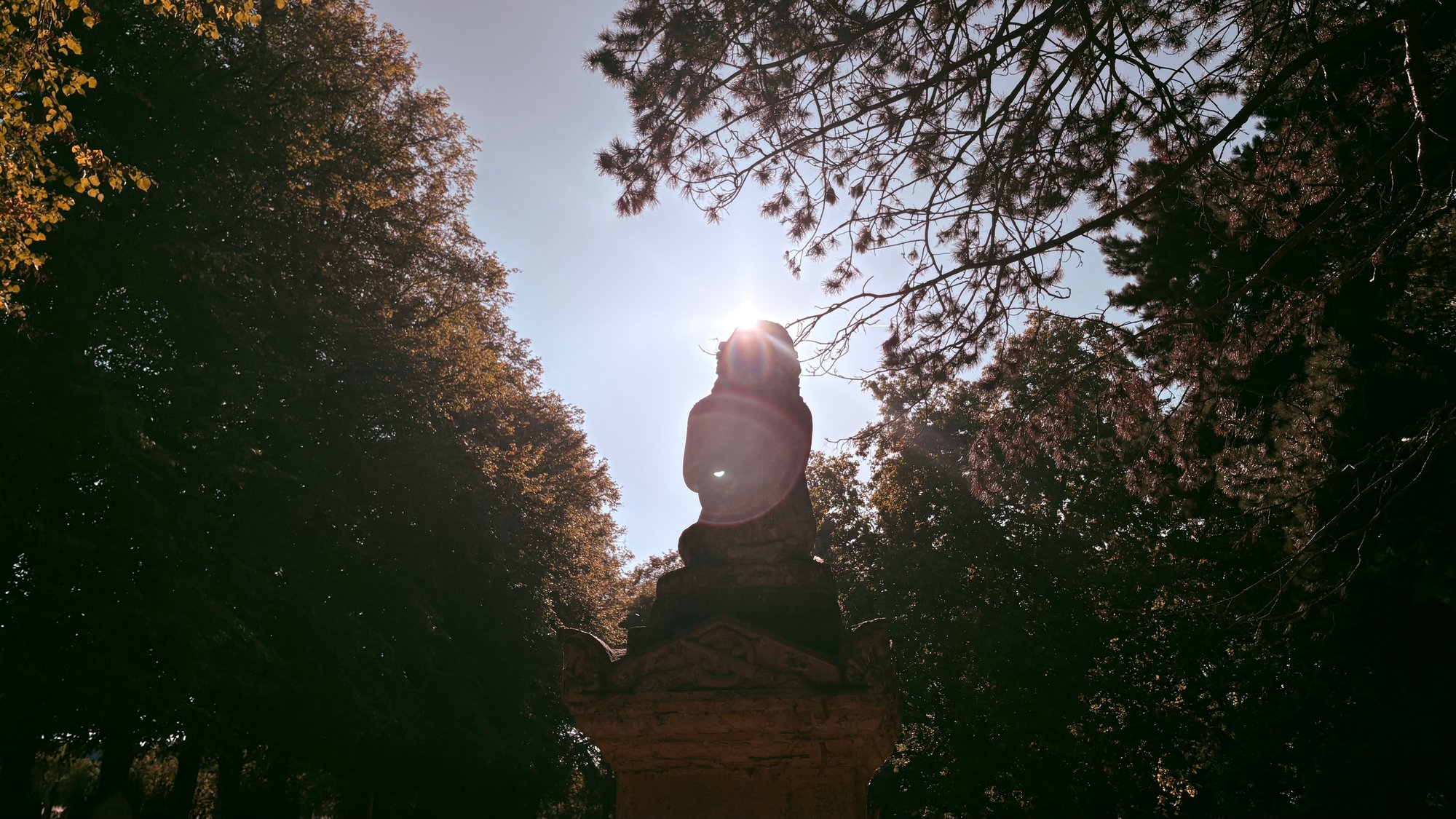 Statue Silhouette